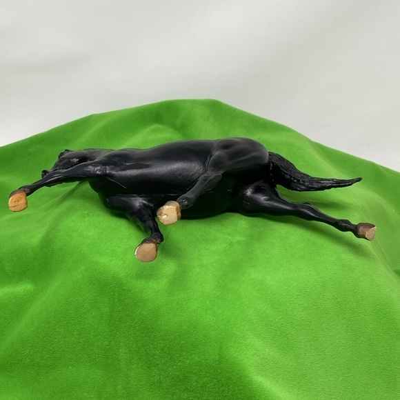 Breyer Traditional Midnight Sun Tennessee Walking Horse Red White Ribbon #60 - Picture 6 of 12